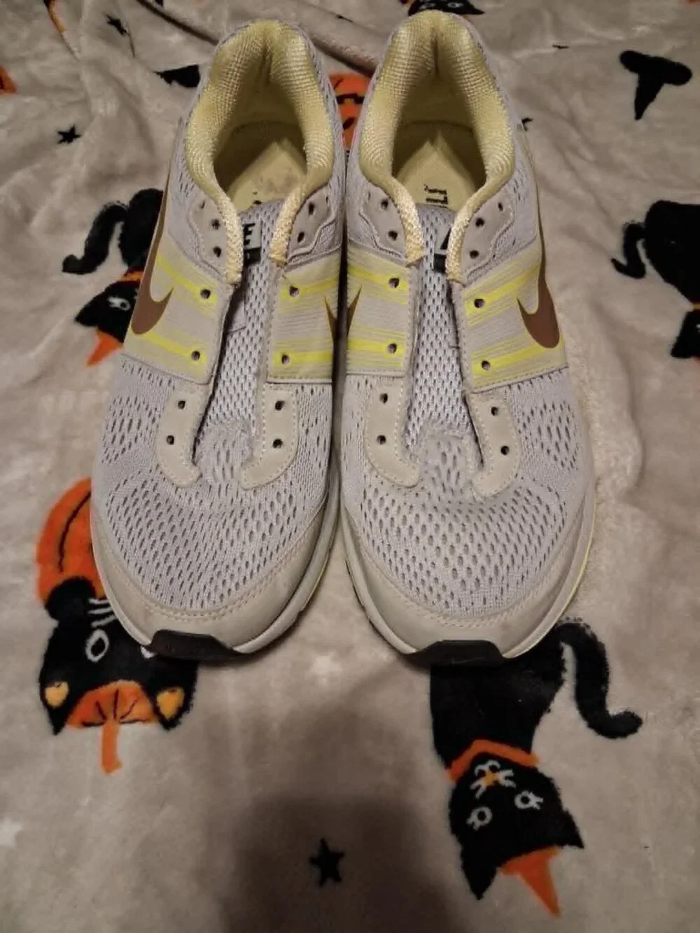 Nike Air Pegasus 29 Size 8 Women's Grey Yellow Running Athletic